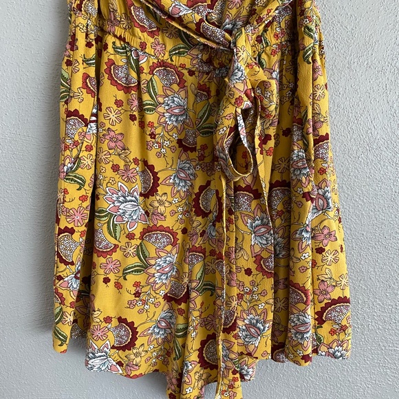 Anthropologie Sanctuary Romper Size Large Yellow Sunrays Button Front Floral - Picture 6 of 11